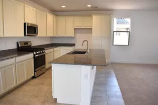 14798 W Gray Fox Trl, Surprise, AZ 85387 - Photo 4