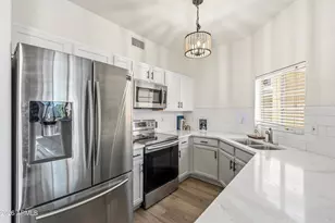 4010 E Melinda Ln, Phoenix, AZ 85050 - Photo 10