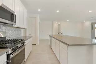 15664 W Mercer Ln, Surprise, AZ 85379 - Photo 6