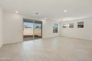 15664 W Mercer Ln, Surprise, AZ 85379 - Photo 14