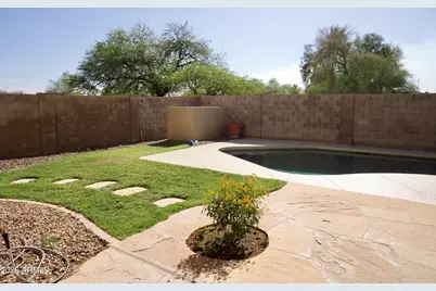 19436 N 50th Avenue, Glendale, AZ 85308 - Photo 2