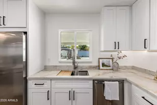 1913 N 22nd Pl, Phoenix, AZ 85006 - Photo 10