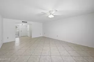 9710 W Hawthorn Ct, Sun City, AZ 85351 - Photo 12