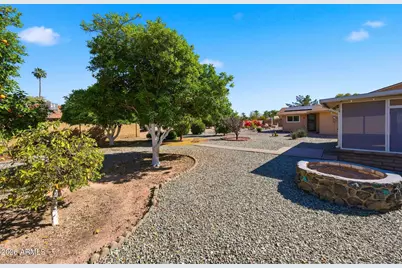 9710 W Hawthorn Court, Sun City, AZ 85351 - Photo 38