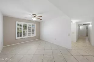 9710 W Hawthorn Ct, Sun City, AZ 85351 - Photo 16