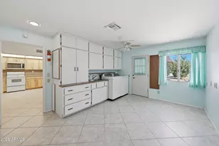 9710 W Hawthorn Ct, Sun City, AZ 85351 - Photo 4