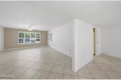 9710 W Hawthorn Court, Sun City, AZ 85351 - Photo 8