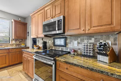 8996 W Potter Drive, Peoria, AZ 85382 - Photo 10