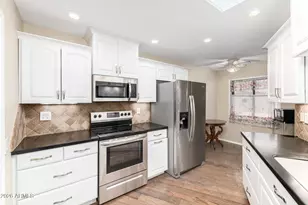 10154 W Loma Blanca Dr, Sun City, AZ 85351 - Photo 18