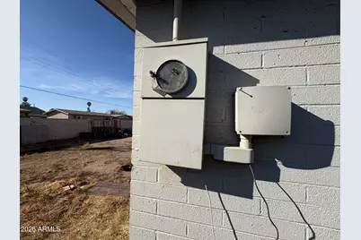 2324 N 48th Avenue, Phoenix, AZ 85035 - Photo 12