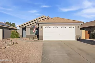 661 N Joshua Tree Ln, Gilbert, AZ 85234 - Photo 1