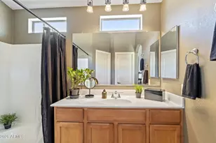 2725 E Mine Creek Rd, Phoenix, AZ 85024 - Photo 22