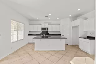 2535 W Lucia Dr, Phoenix, AZ 85085 - Photo 2