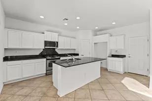 2535 W Lucia Dr, Phoenix, AZ 85085 - Photo 4