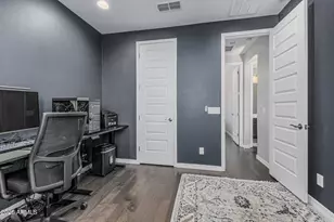 2517 E Novak Wy, Phoenix, AZ 85042 - Photo 32