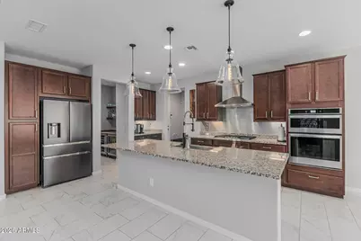 2517 E Novak Way, Phoenix, AZ 85042 - Photo 14