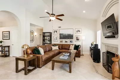 13256 W Wilshire Drive, Goodyear, AZ 85395 - Photo 2