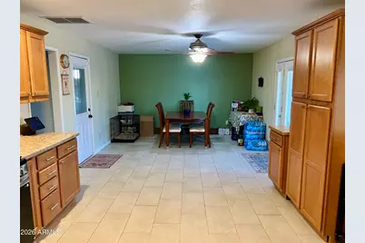 2439 W Freeway Lane, Phoenix, AZ 85021 - Photo 12