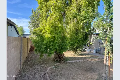 2439 W Freeway Lane, Phoenix, AZ 85021 - Photo 28