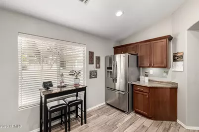 7001 N 28th Drive, Phoenix, AZ 85051 - Photo 12