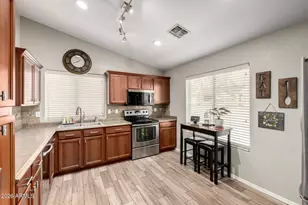 7001 N 28th Dr, Phoenix, AZ 85051 - Photo 14