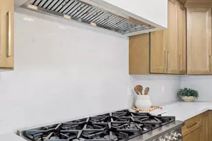 5438 E Avalon Dr, Phoenix, AZ 85018 - Photo 10