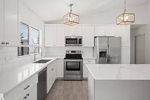 928 E Hope St, Mesa, AZ 85203 - Photo 2