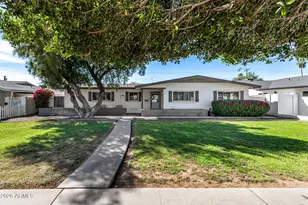 3126 N 42nd St, Phoenix, AZ 85018 - Photo 2