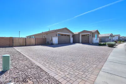 22335 N Daniel Drive, Maricopa, AZ 85138 - Photo 2