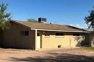 135 S Rex Ave, Apache Junction, AZ 85120 - Photo 2