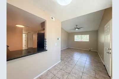 2206 S Granada Drive #5, Tempe, AZ 85282 - Photo 2