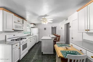 3838 W Alta Vista Rd, Phoenix, AZ 85041 - Photo 10