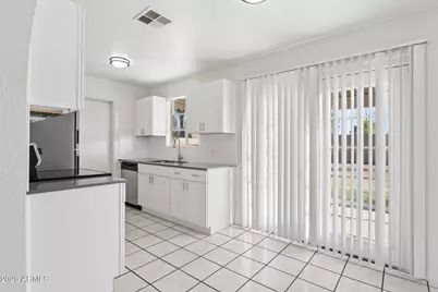 4505 W Crittenden Lane, Phoenix, AZ 85031 - Photo 6