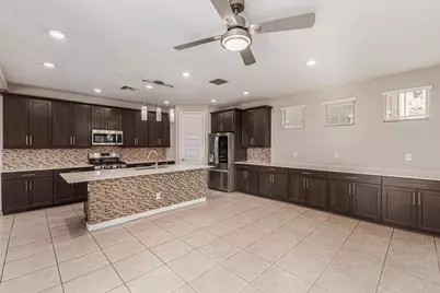 1015 E Thompson, Chandler, AZ 85286 - Photo 8