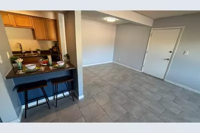 1130 E Butler Drive #Apt B4, Phoenix, AZ 85020 - Photo 4