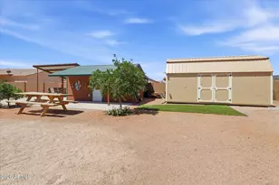 9301 W Debbie Ln, Arizona City, AZ 85123 - Photo 38