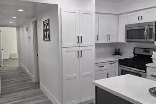 1010 E 6th Pl, Mesa, AZ 85203 - Photo 20