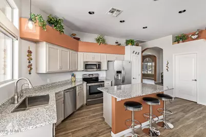 19215 N Coyote Lakes Parkway, Surprise, AZ 85378 - Photo 22