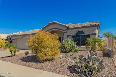 19215 N Coyote Lakes Parkway, Surprise, AZ 85378 - Photo 6