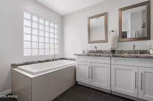 3001 N 43rd Pl, Phoenix, AZ 85018 - Photo 24