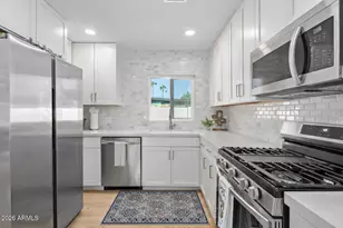 386 W Fairview St, Chandler, AZ 85225 - Photo 6