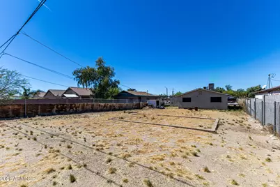 319 S 7th Street, Avondale, AZ 85323 - Photo 8
