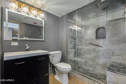 207 W Clarendon Avenue #16E, Phoenix, AZ 85013 - Photo 10