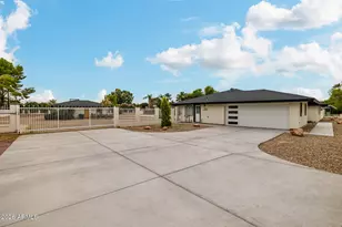 803 E Melody Dr, Gilbert, AZ 85234 - Photo 92