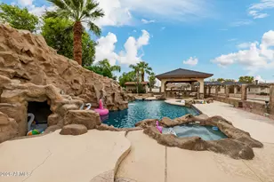 803 E Melody Dr, Gilbert, AZ 85234 - Photo 118