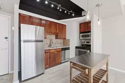 4750 N Central Avenue #B14, Phoenix, AZ 85012 - Photo 8