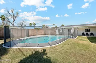 4627 E Wilshire Dr, Phoenix, AZ 85008 - Photo 32