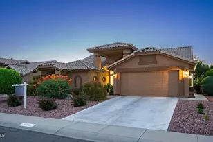 8756 W Rockwood Dr, Peoria, AZ 85382 - Photo 2