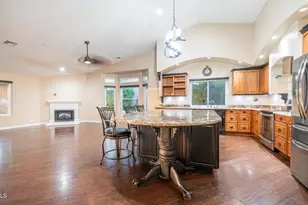 8756 W Rockwood Dr, Peoria, AZ 85382 - Photo 4