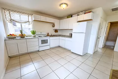 1702 W Shangri La Road #Apt 3, Phoenix, AZ 85029 - Photo 2